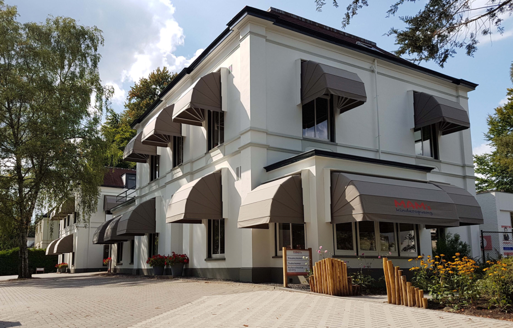 Schlappi markies op klassieke woning Heynen Mierlo